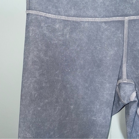 Lululemon Wunder Under High-Rise Tight Snow Washed 28" Inseam Size 6 Washed Luna - Picture 4 of 7